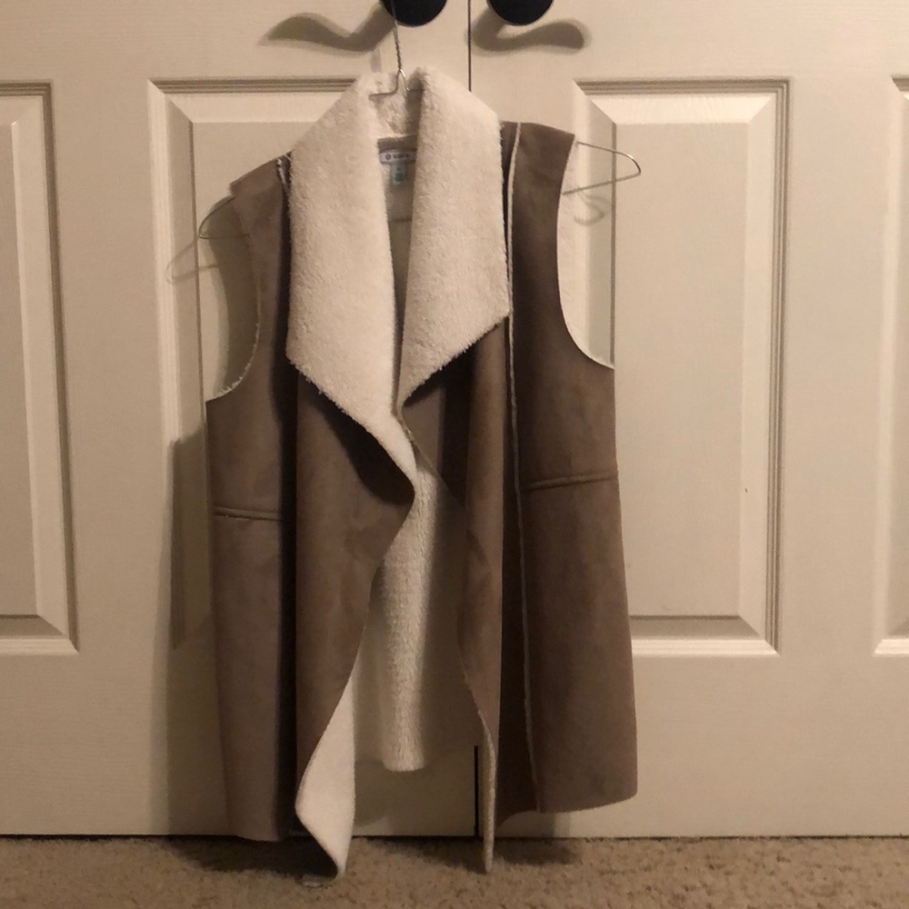 Sweater vest